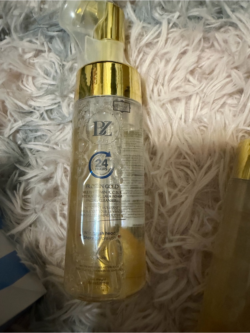 Frozen Gold Hydrating Facial Cleanser - Clear & Gold